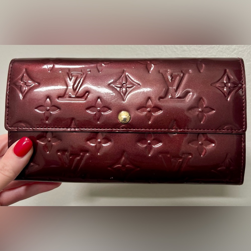 LV Vernis Wallet | Burgundy